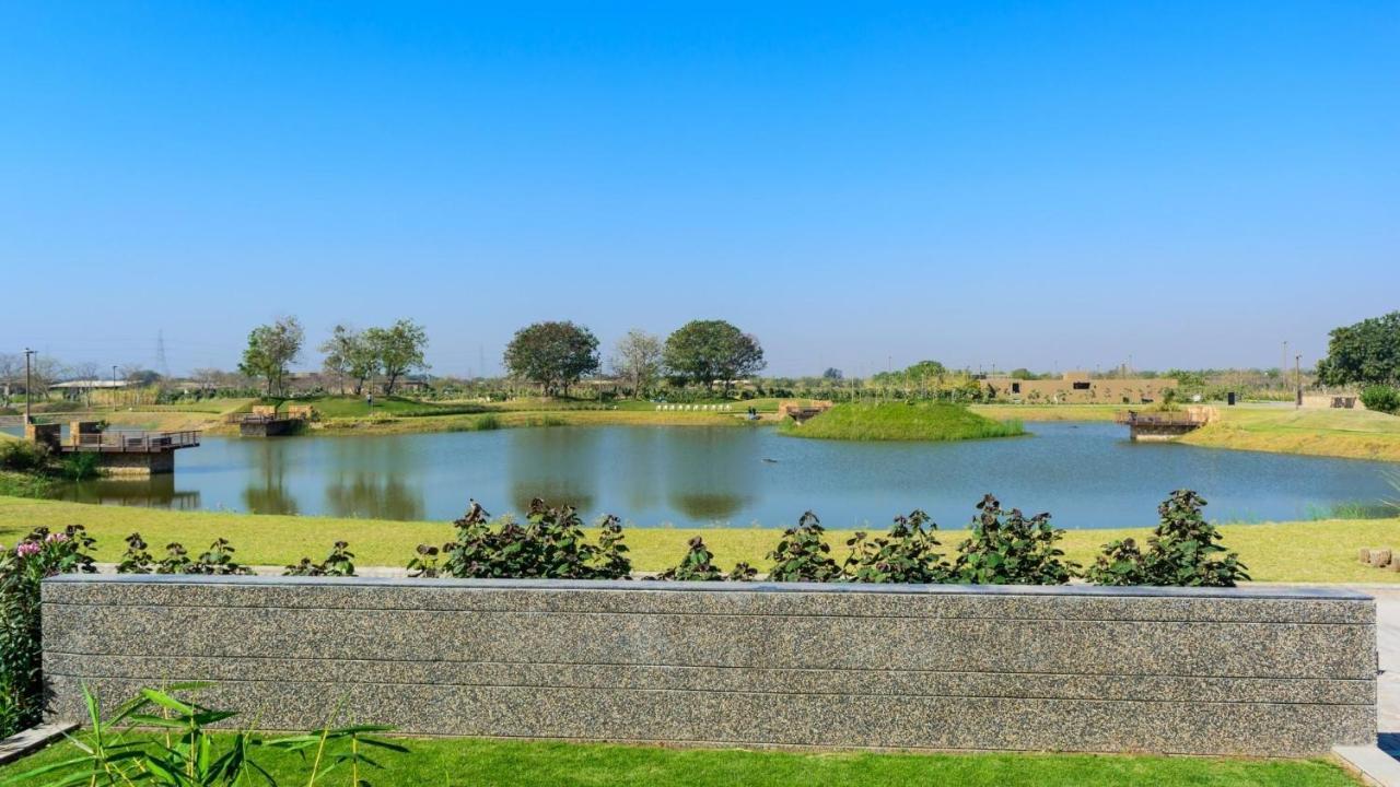 Life At Repose- Lake Villas Resort & Club Chor Warodra المظهر الخارجي الصورة